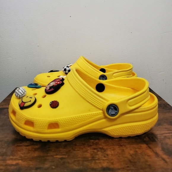 CROCS Classic Yellow Slides Size Womens 4 - Picture 6 of 9